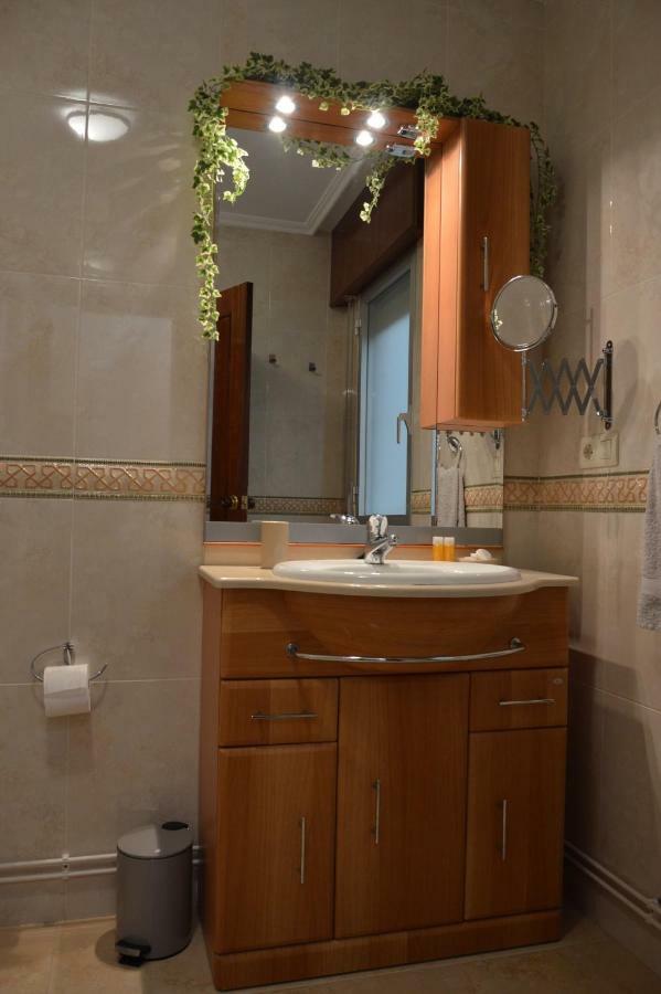 Piso Da Empegada Apartment Arzua Bagian luar foto
