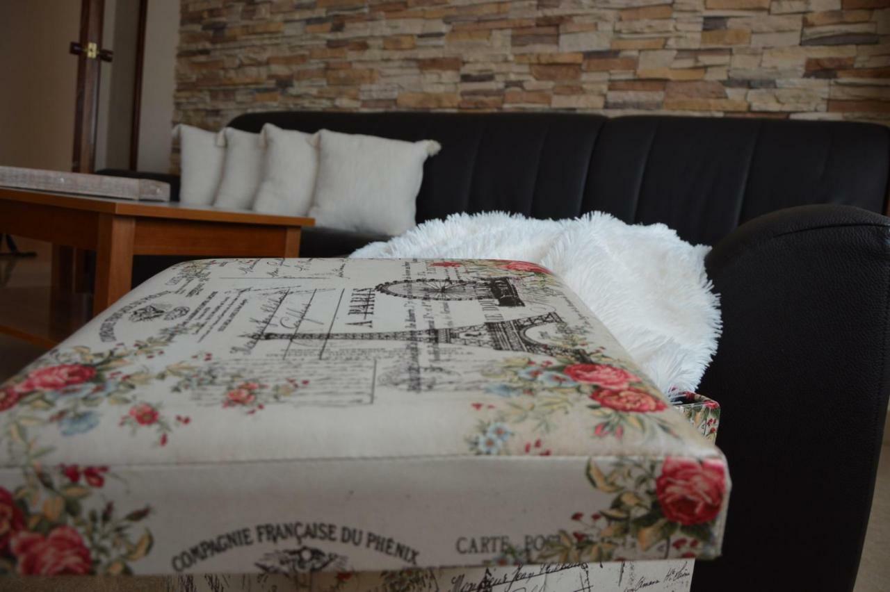 Piso Da Empegada Apartment Arzua Bagian luar foto