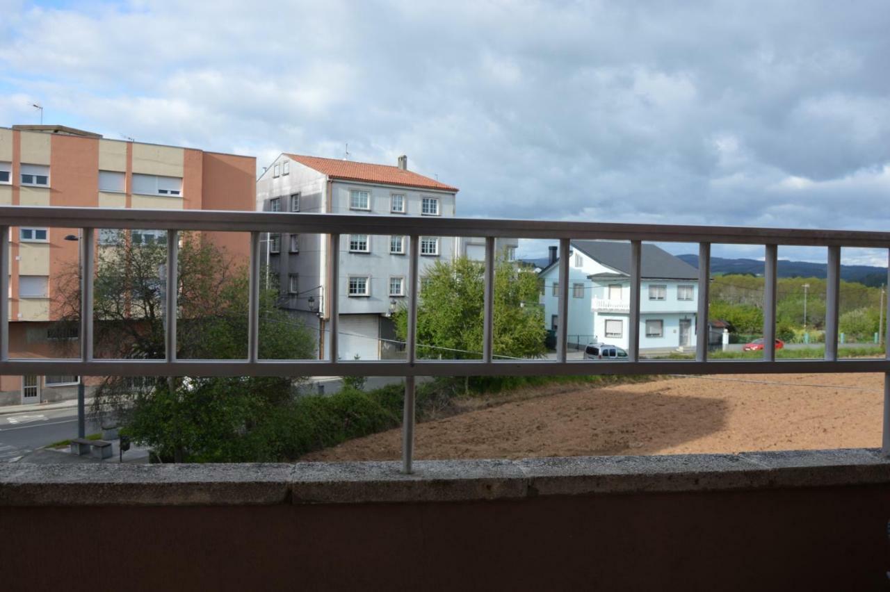 Piso Da Empegada Apartment Arzua Bagian luar foto